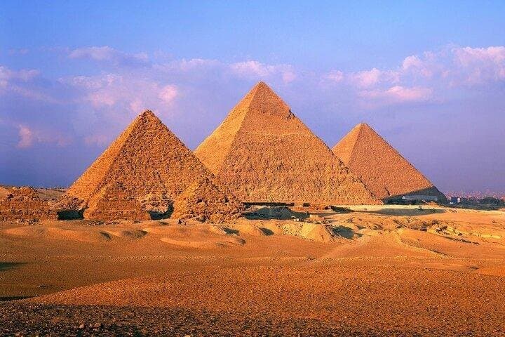 Wonders: Exploring the Giza Plateau in a Day