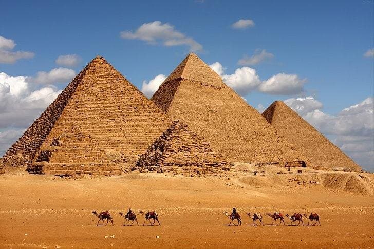 Private Giza Pyramids, Sphinx and Saqqara Day Tour from Cairo