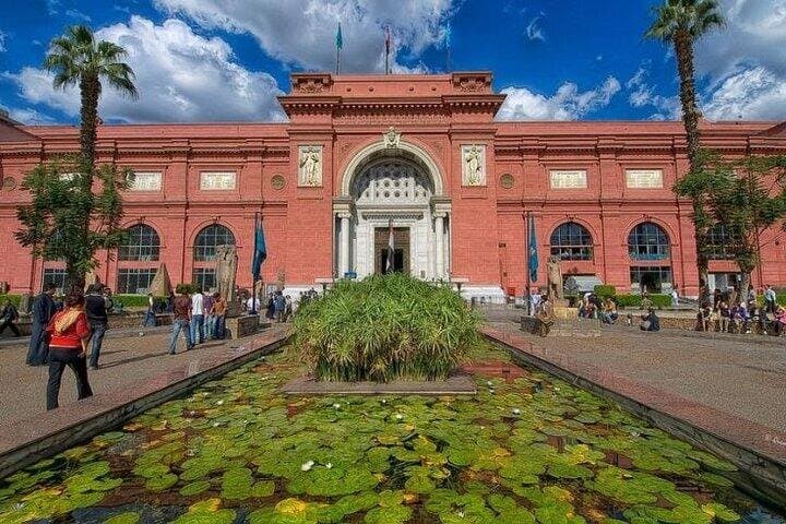 Private Day Tour Visit Old Egyptian Museum and Khan Khalili