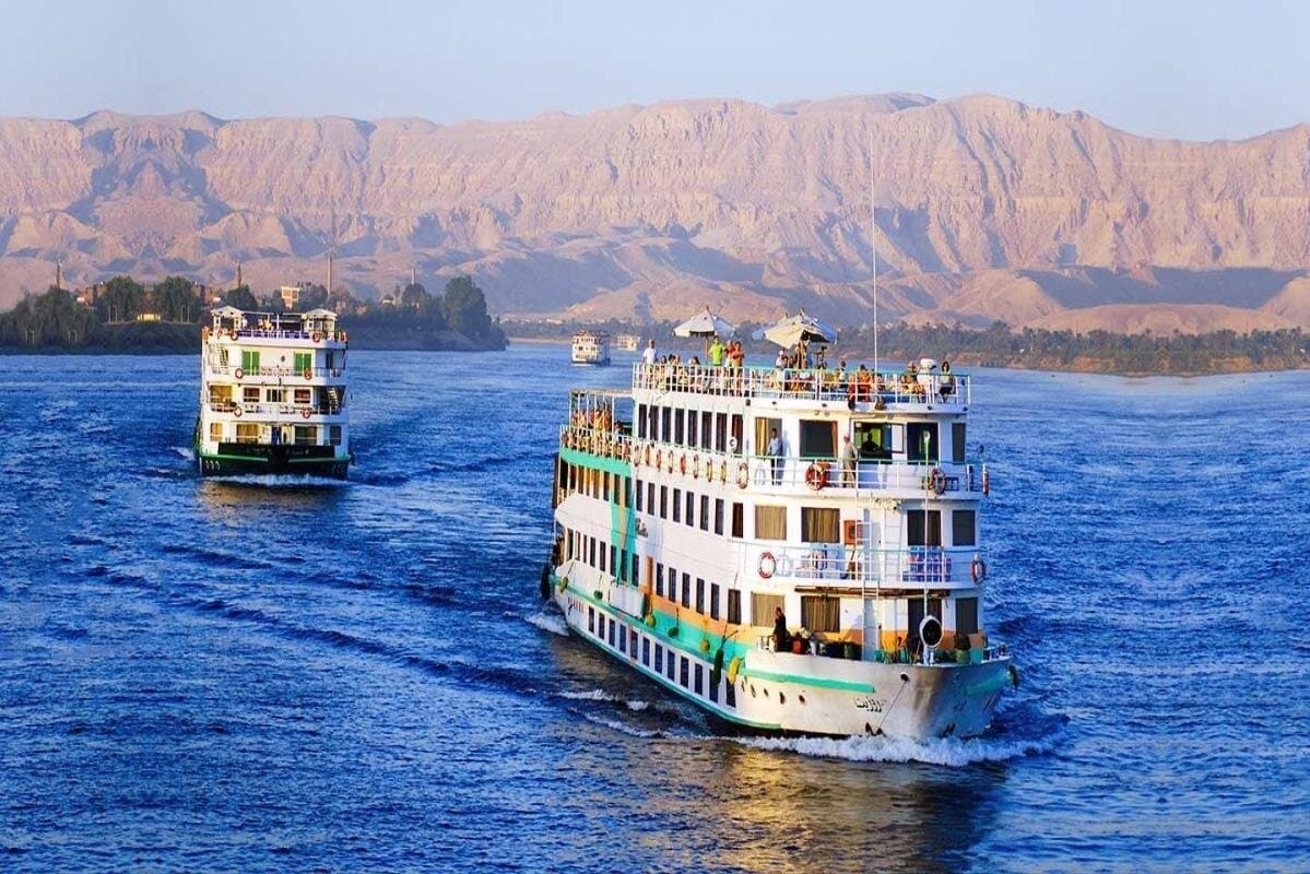 7-Day Cairo and Nile Cruise Private Tour with Domestic Flight