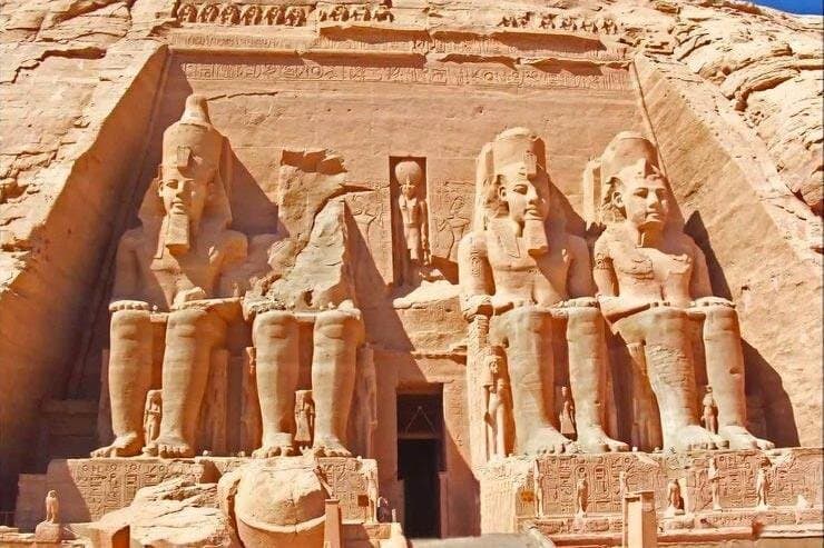Tour to Abu Simbel by bus