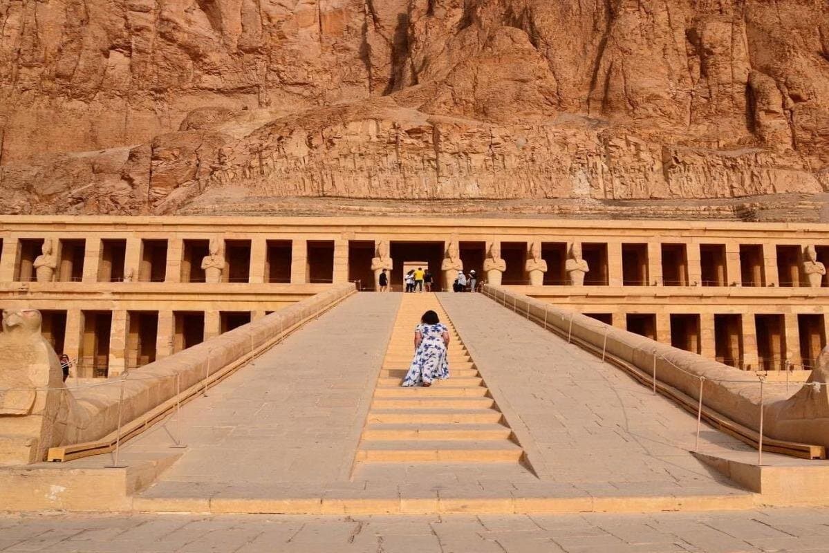 Day Tour From Aswan to Luxor Private Guided Tour