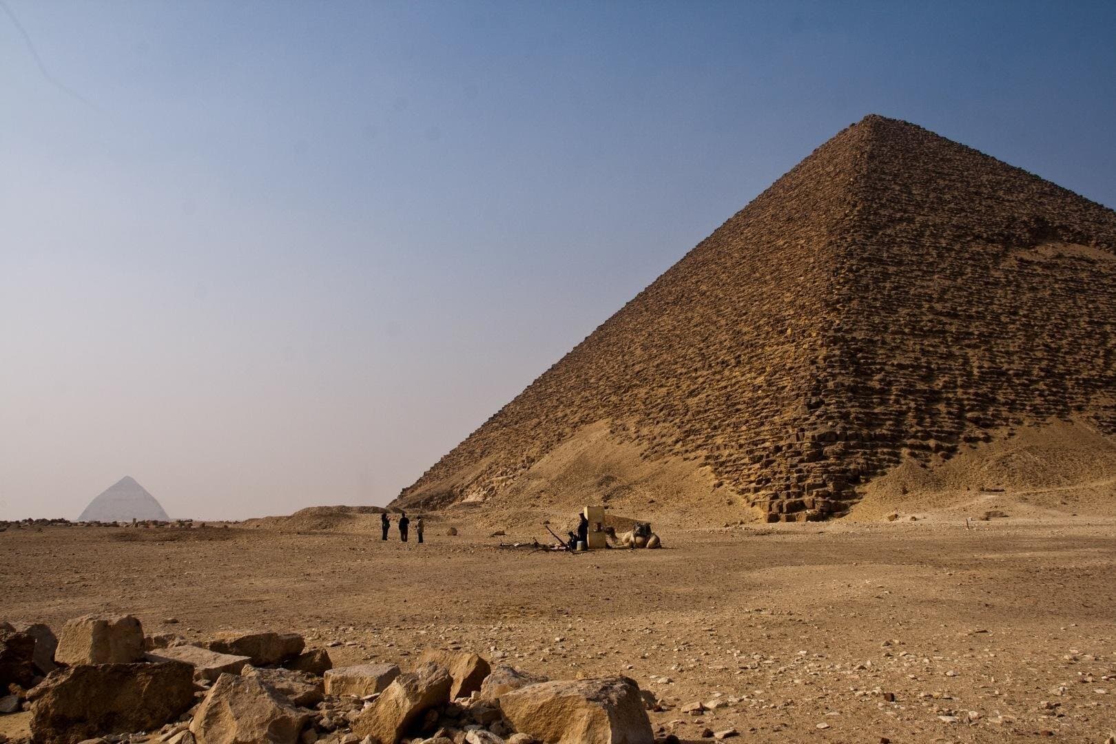 Sakkara, Dahshur and Giza pyramids Full Day Tour Including Lunch