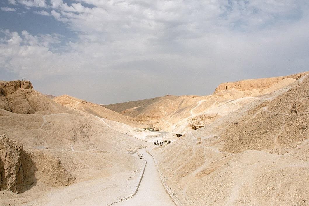 Day trip to West Bank and King Tutankhamen Tomb