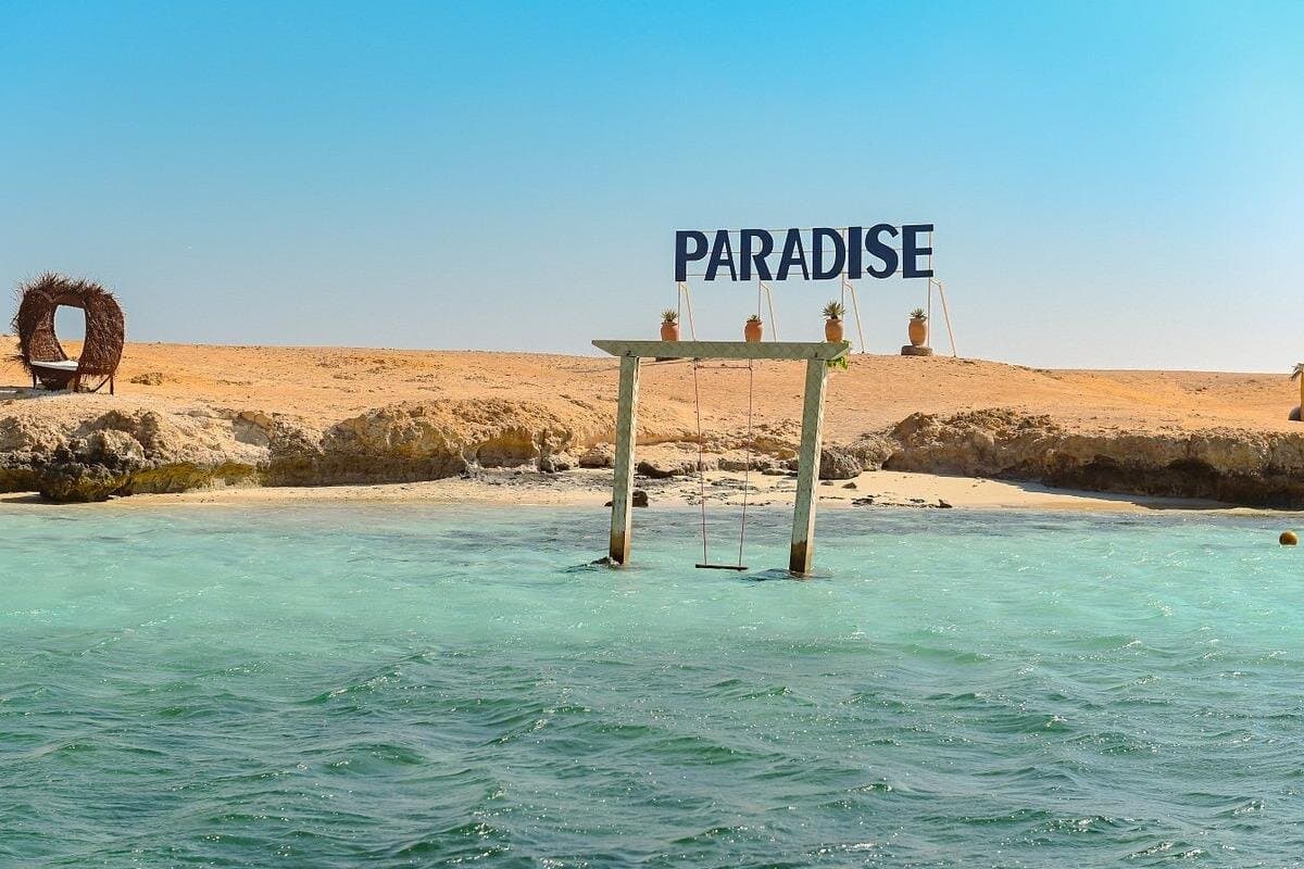 From Hurghada: Paradise Island Full-Day Snorkeling Tour