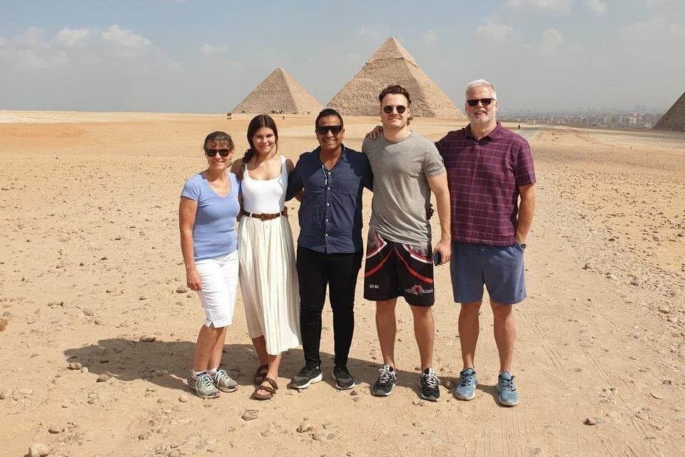 Private Giza Pyramids with Local Lunch (Koshary)