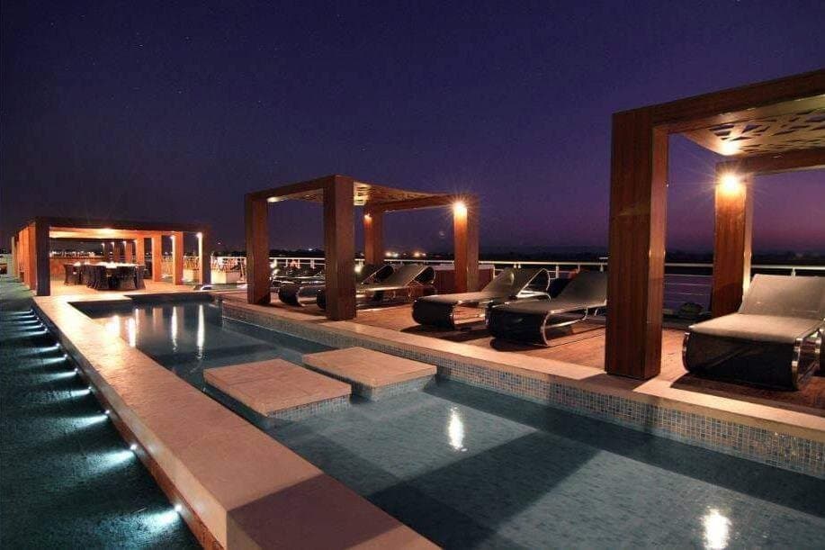 4 Days Nile Cruise From Aswan, Kom Ombo, Edfu and Luxor Private Guided Tours