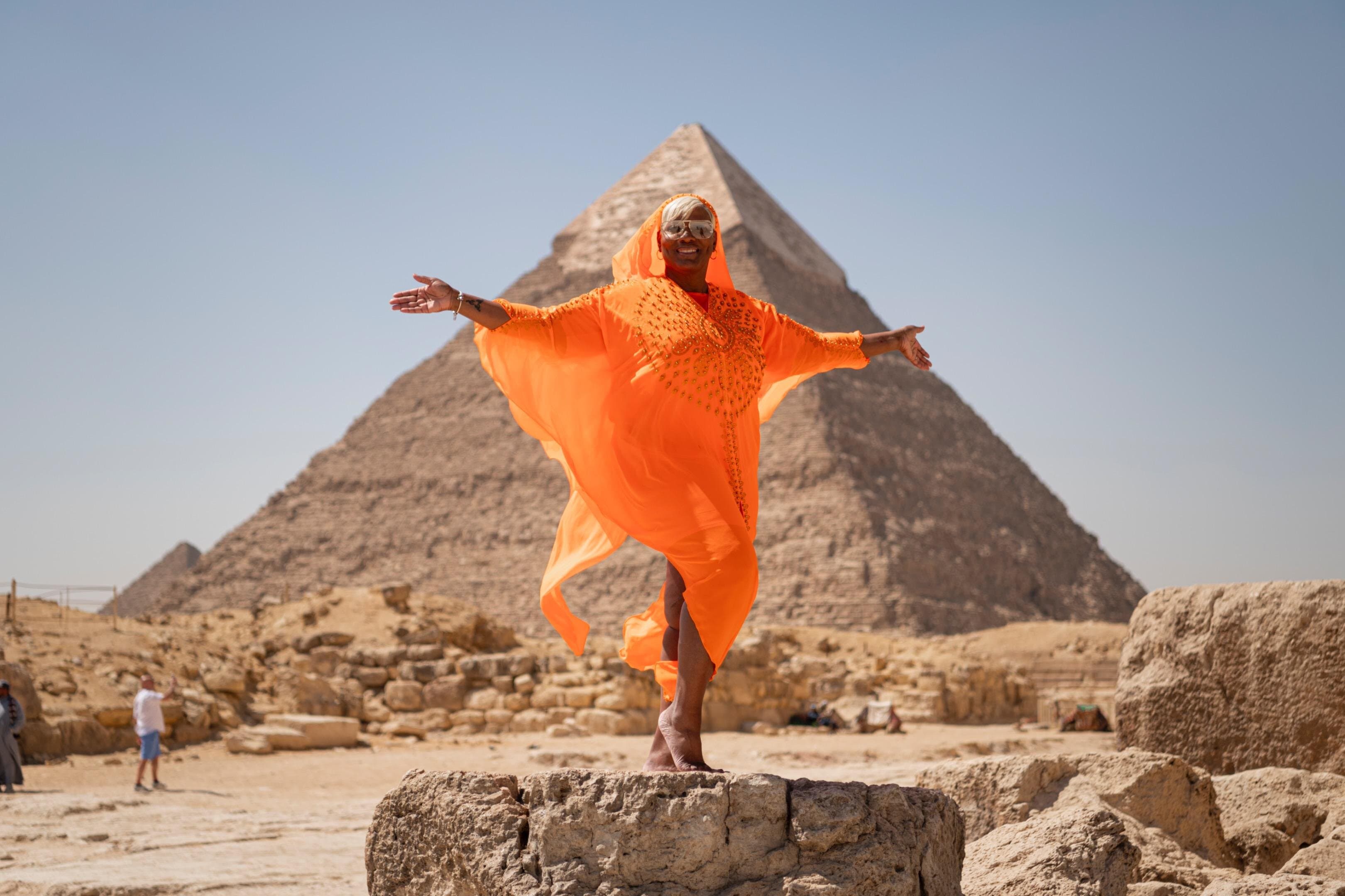 Giza Pyramids and Sphinx Tour with liscened tour guide