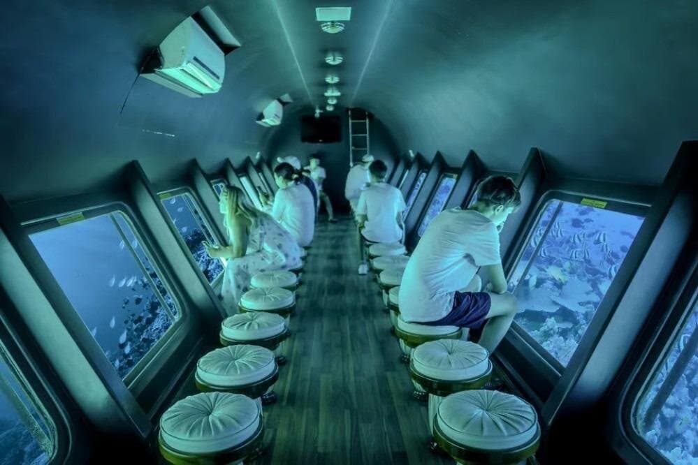 2-Hour Conquest Semi-Submarine Experience from Hurghada