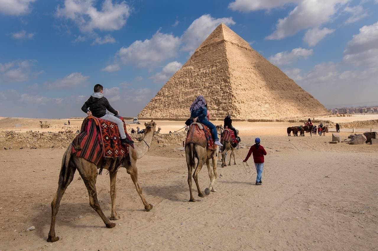 Giza Pyramids and Sphinx Private Tour with Camel Ride