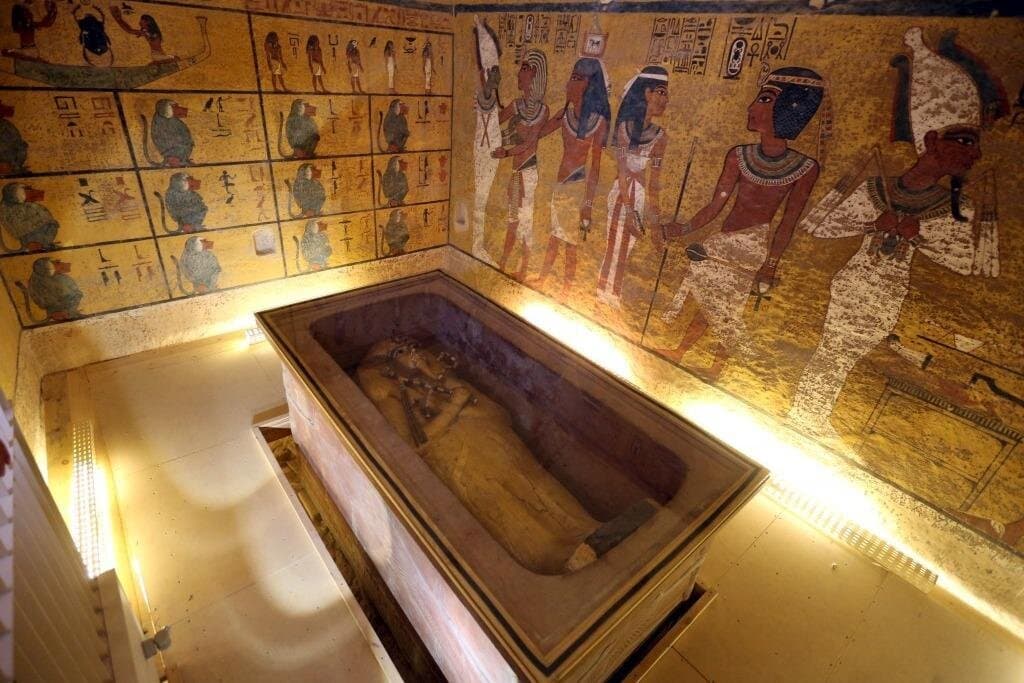 Luxor Highlights Day Tour from Hurghada with King Tutβs Tomb