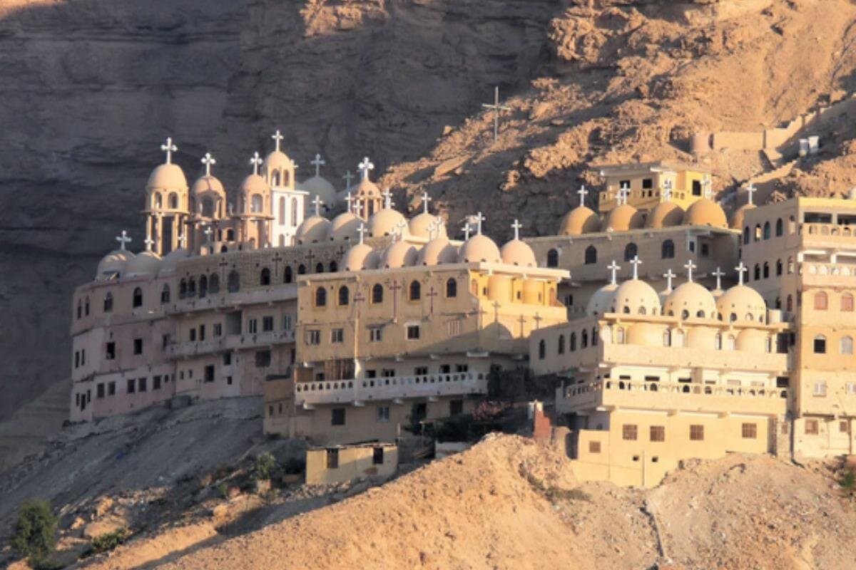 Private Full-Day Tour of Monasteries St Paul and St Antonius