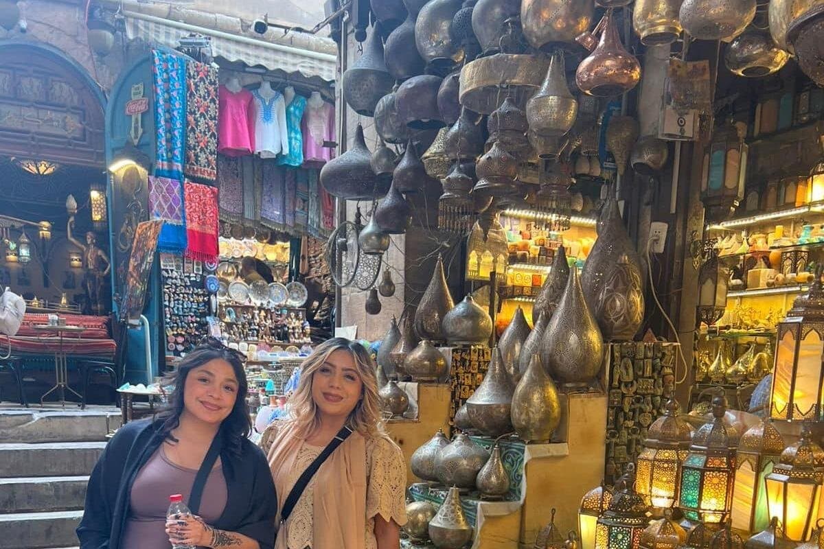 Private guided shopping tour in Khan el-Khalili with Lunch