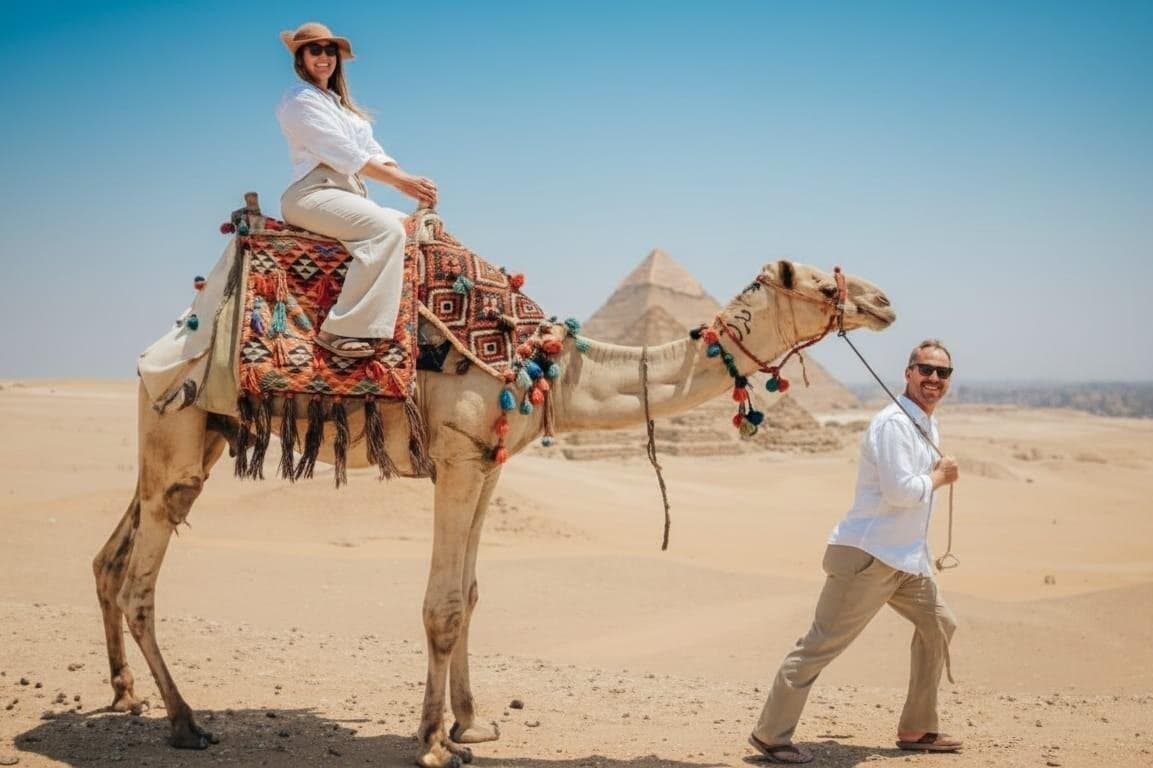Private Giza Pyramids & Sphinx Tour with Panoramic View