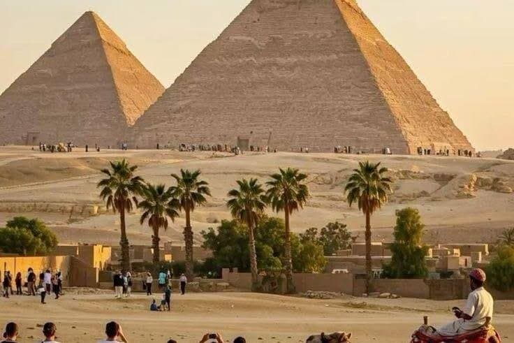 Private Day Tour to Pyramids Sphinx Saqqara and Memphis