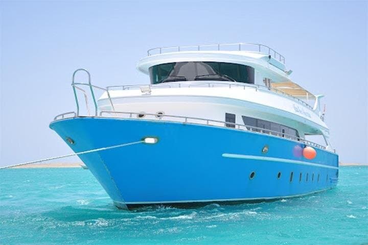 Luxury Cruise to Orange Bay Island & Scuba Diving