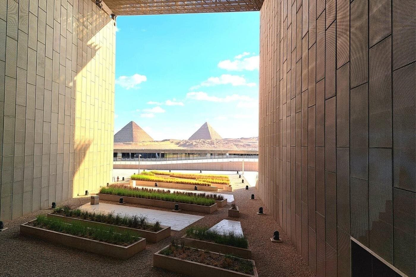 Private Giza Pyramids & Grand Egyptian Museum Tour + Lunch