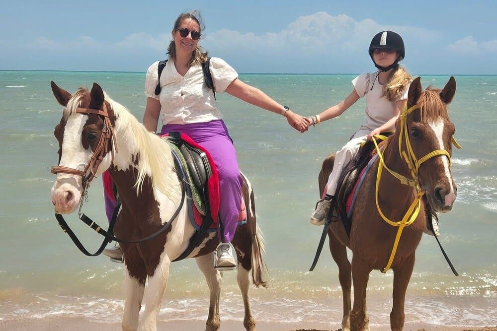 Hurghada - 2 Hour Horse Ride Beach & Desert with Transfers
