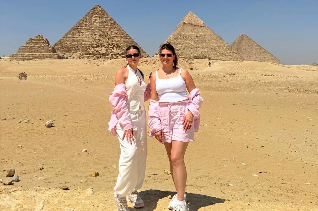 Private Tour in Pyramids of Giza with Lunch and Camel Ride